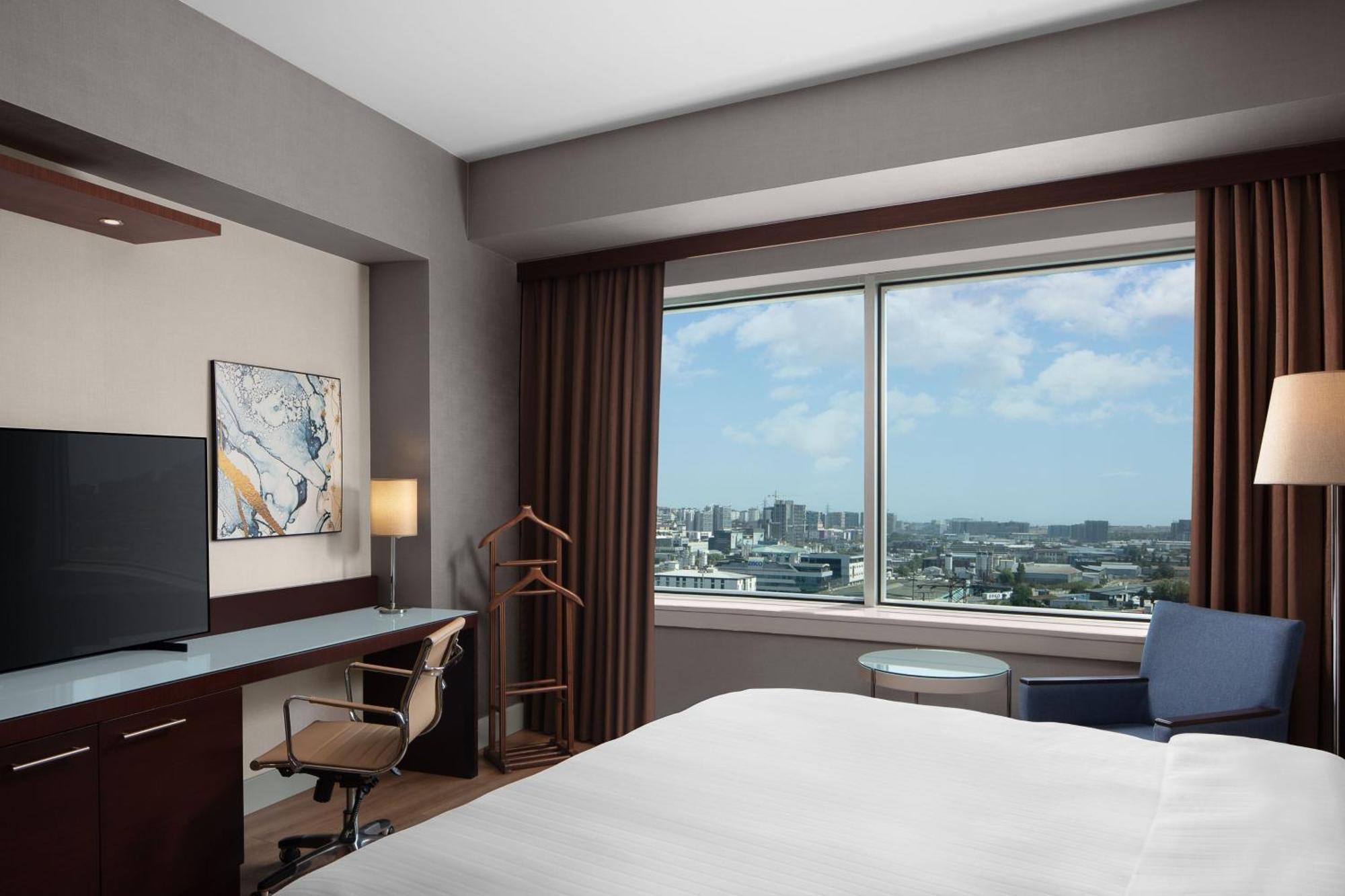 Delta Hotels By Marriott Istanbul West Exterior photo