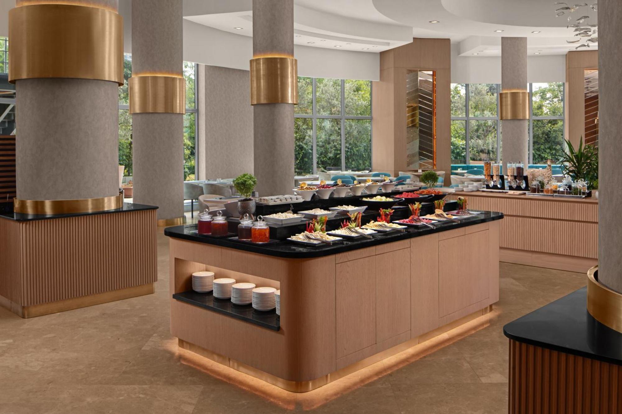 Delta Hotels By Marriott Istanbul West Exterior photo