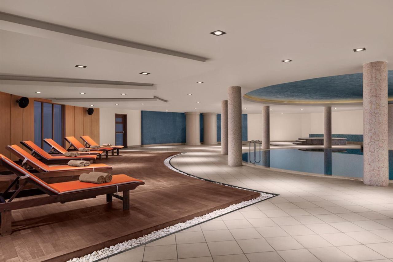 Delta Hotels By Marriott Istanbul West Exterior photo